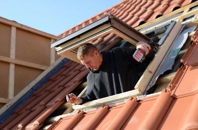 Pose de fenêtres de toit Velux à Petit-Fayt